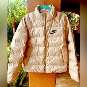 NWT NIKE ICON CLASH Women’s Puffer Jacket in Oatmeal SZ S  SO. VERY. COOL.
